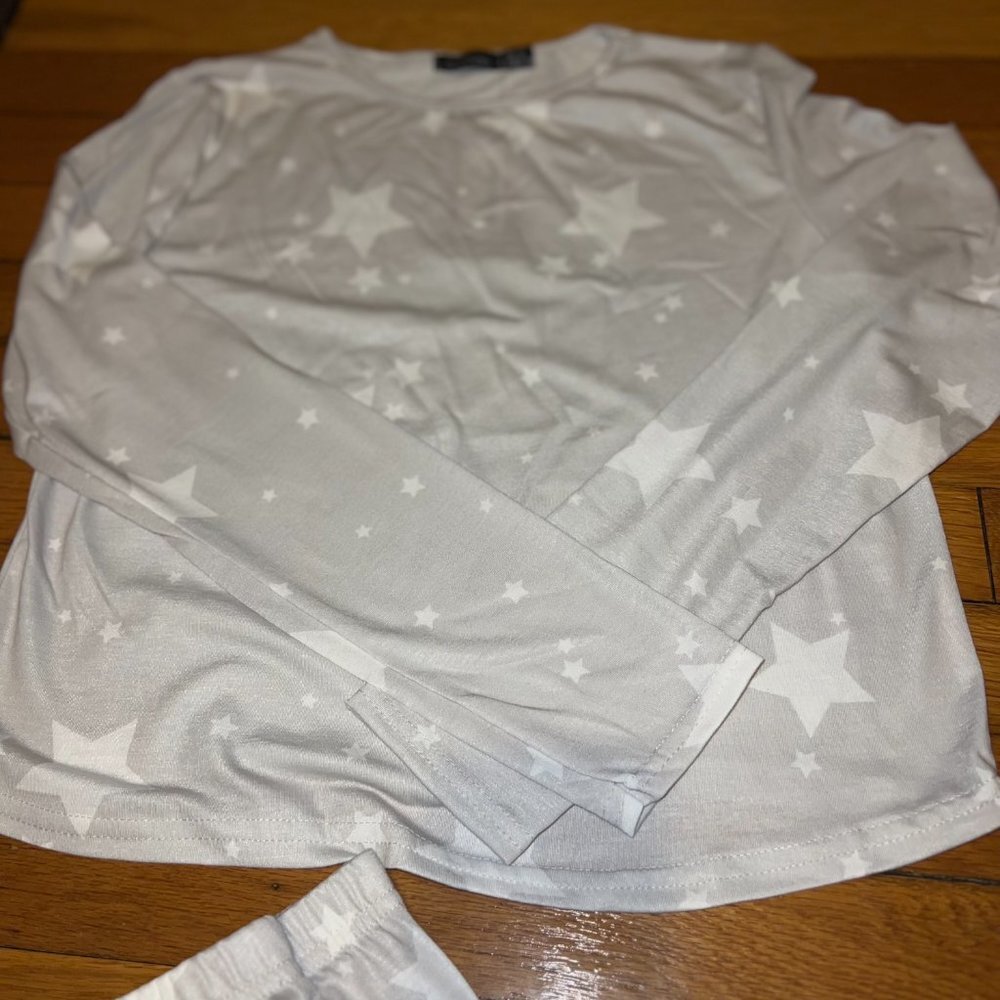 TALL ALL OVER STAR PRINT PAJAMA SET - Picture 5 of 5